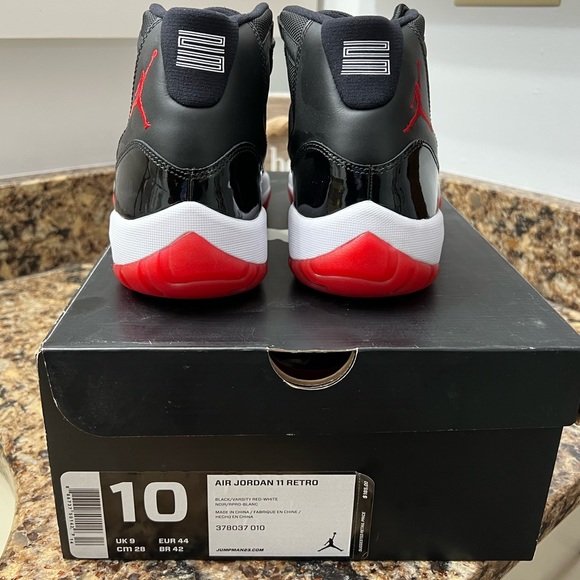 NWT Air Jordan 11 Playoffs 2012 Size 10 NEW - Picture 4 of 4